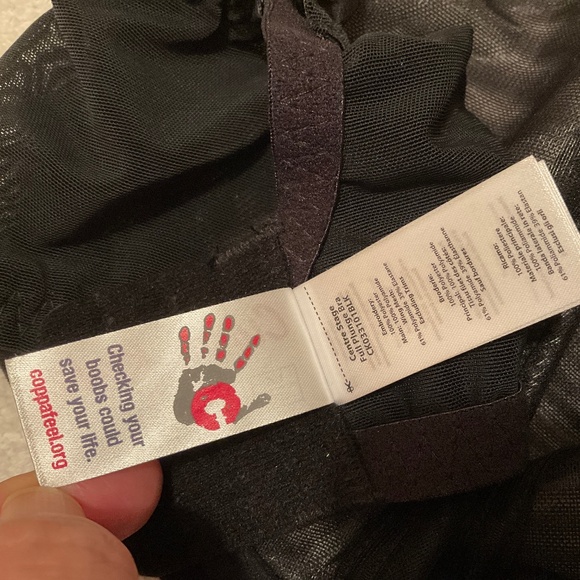 Elegant Black Lace Bra - Picture 8 of 9